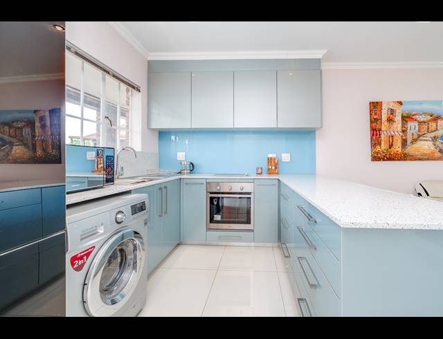 1 BEDROOM RETIREMENT UNIT FOR SALE IN BRYANSTON